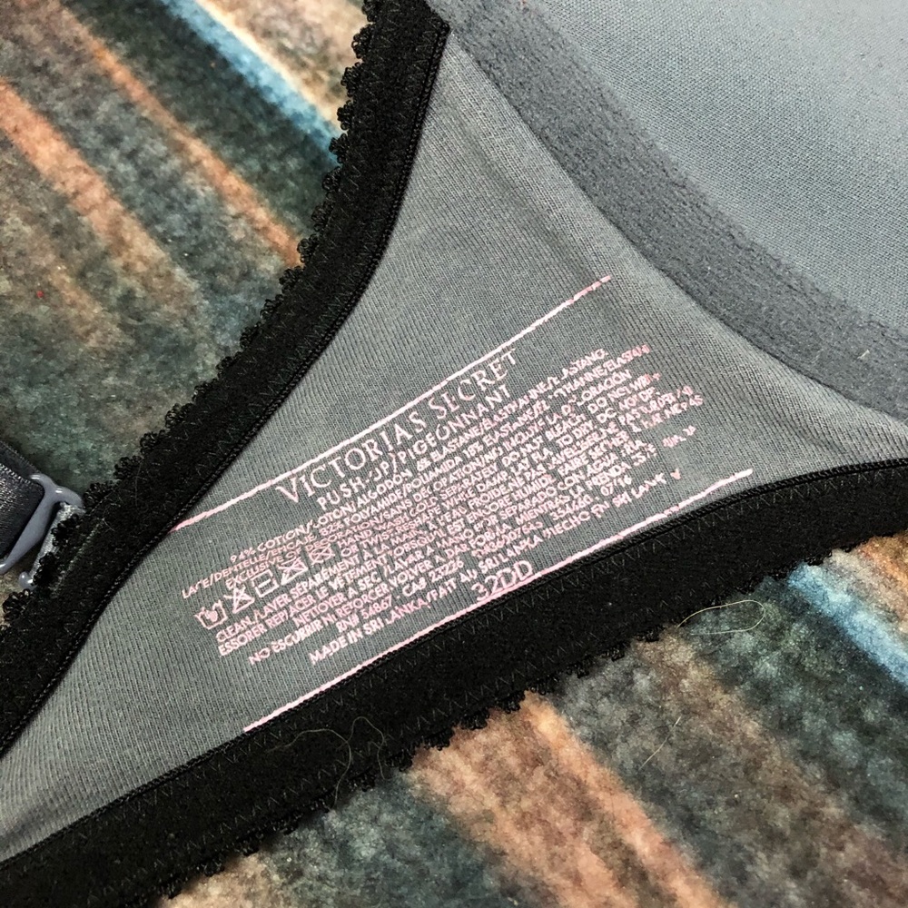 5/$25 Victoria’s Secret bra - Picture 5 of 5
